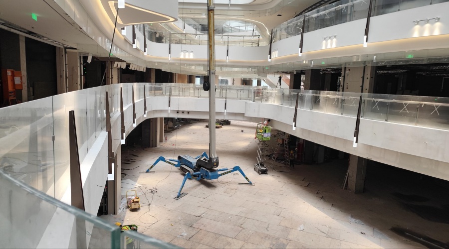 廣州金融城君超商場GRG中庭攔河完工落地案例賞析 廣州金融城君超商場GRG中庭攔河完工落地案例賞析